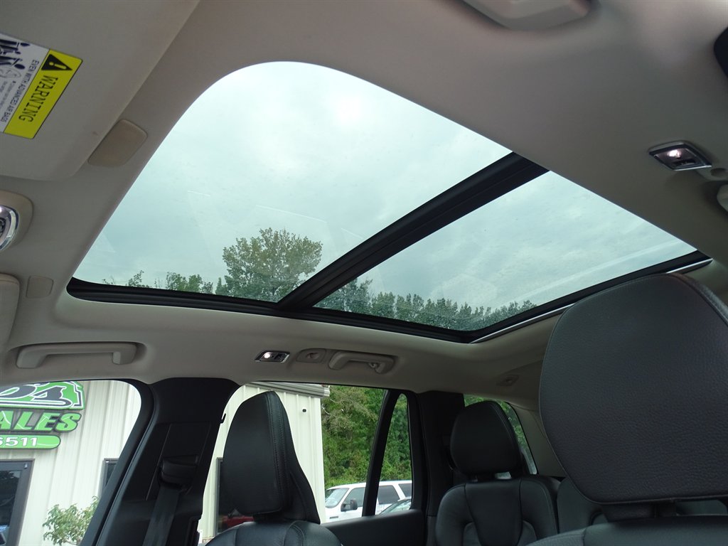 2019 Volvo XC90 - $19,999