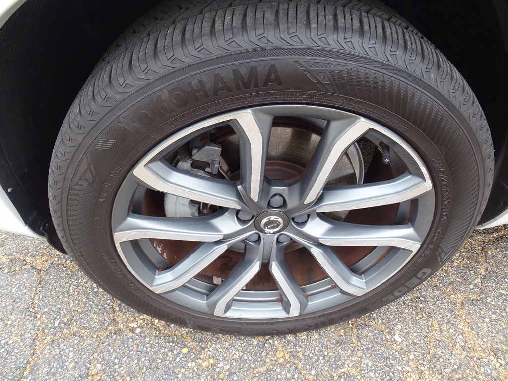 2019 Volvo XC90 - $19,999