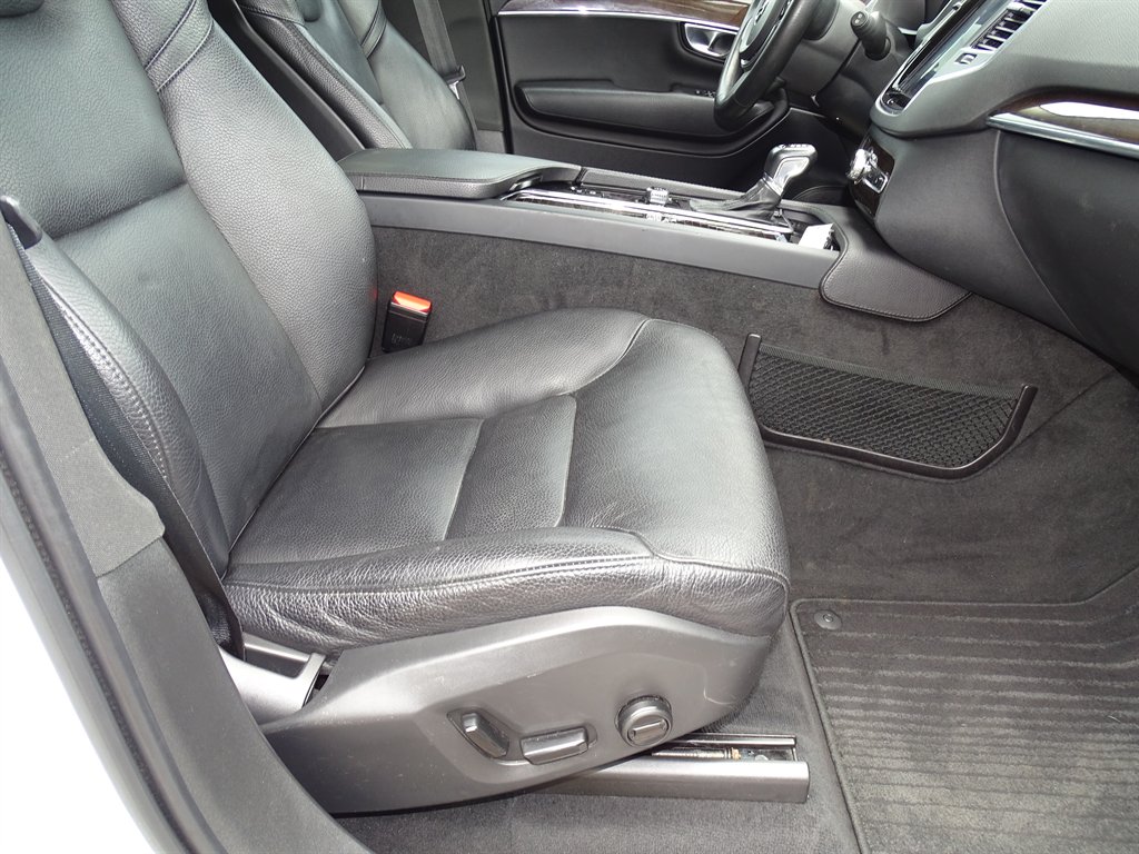 2019 Volvo XC90 - $19,999