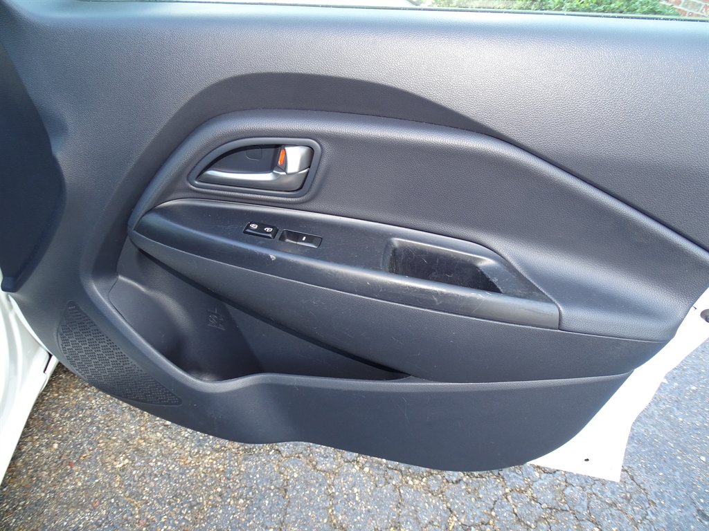 2013 Kia Rio - $8,999