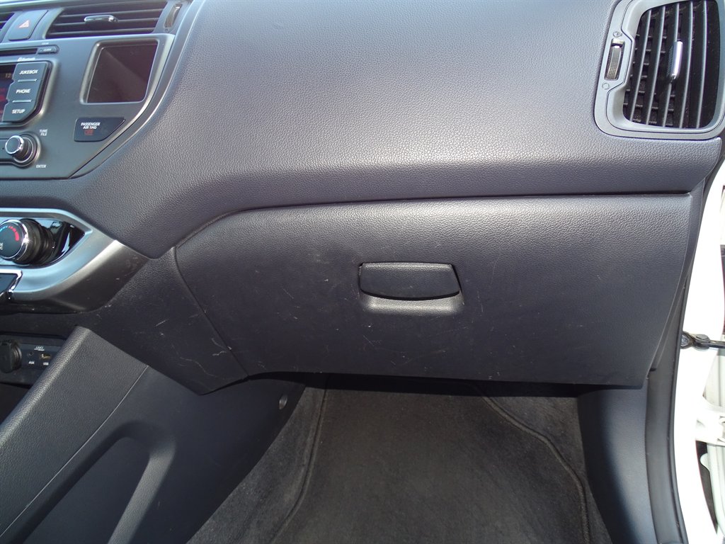 2013 Kia Rio - $8,999
