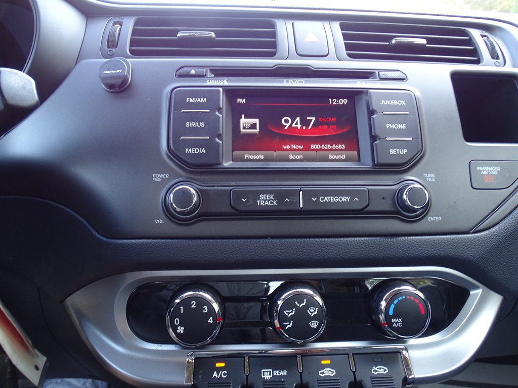 2013 Kia Rio - $8,999