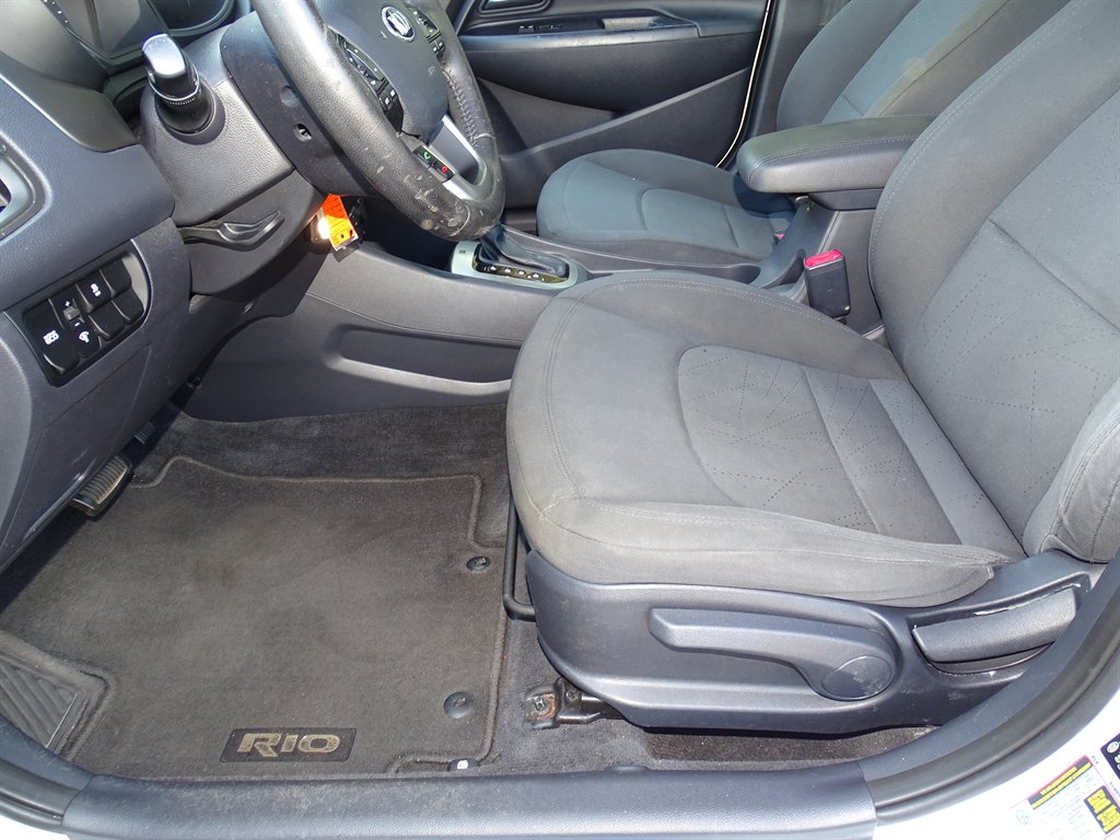 2013 Kia Rio - $8,999