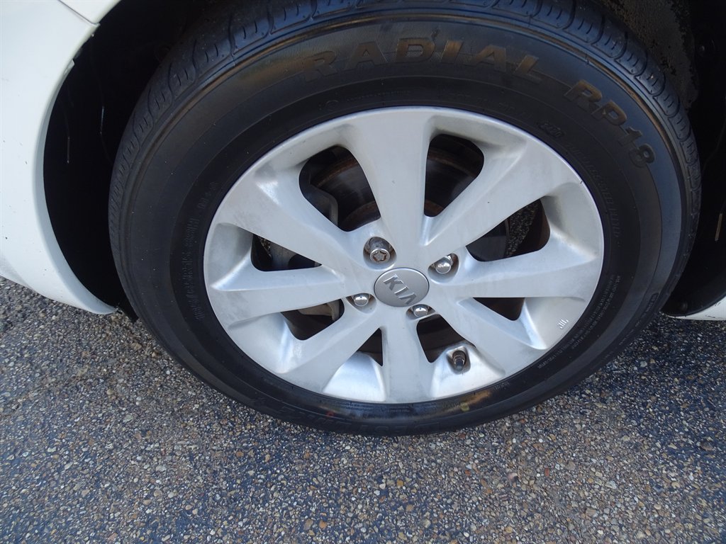 2013 Kia Rio - $8,999