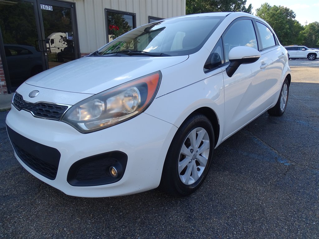 2013 Kia Rio - $8,999