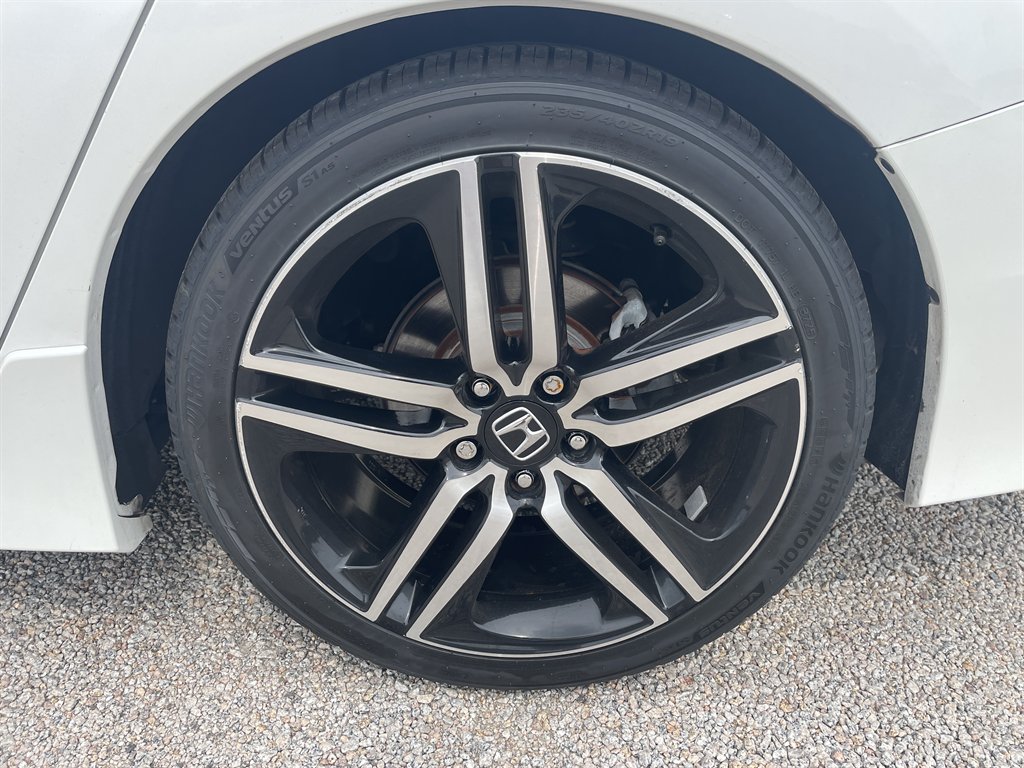 2016 Honda Accord - $15,760