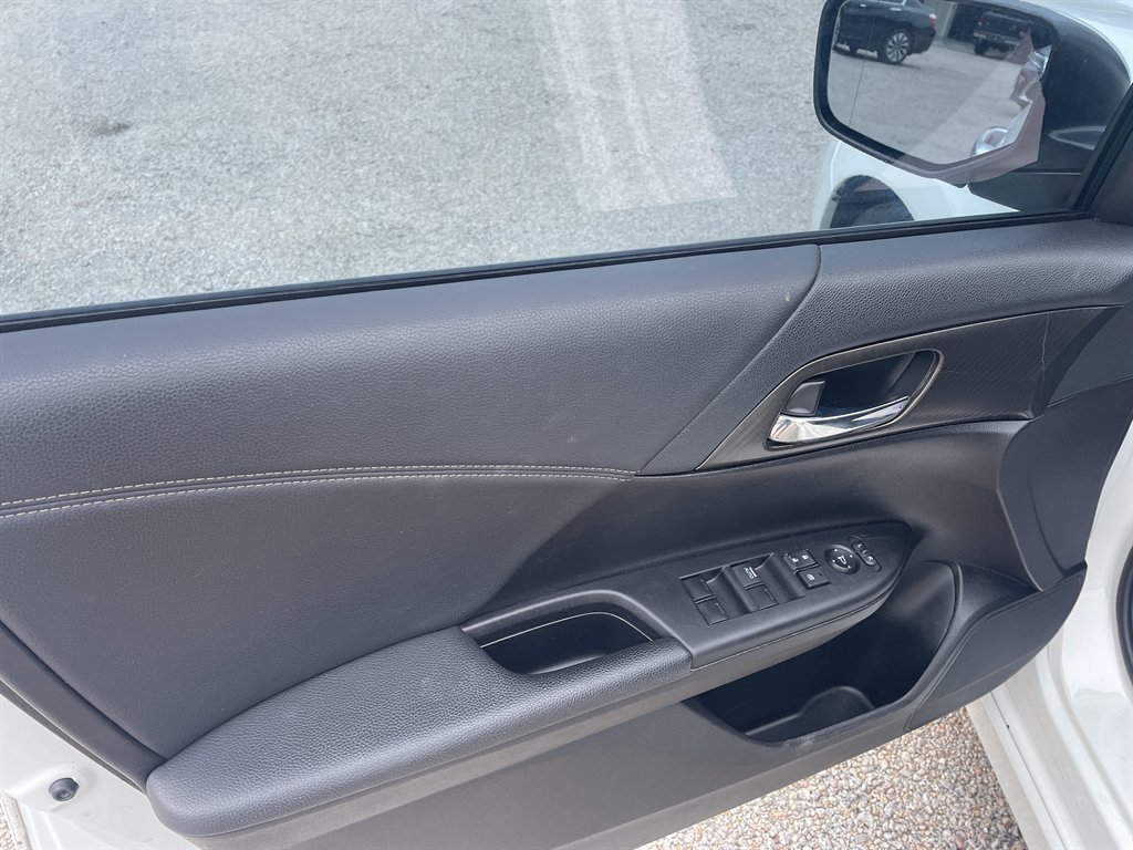 2016 Honda Accord - $15,760