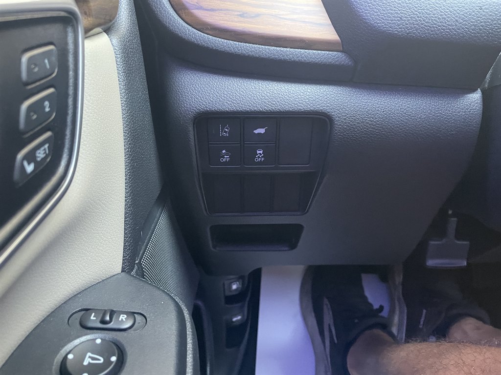 2017 Honda CR-V - $22,890