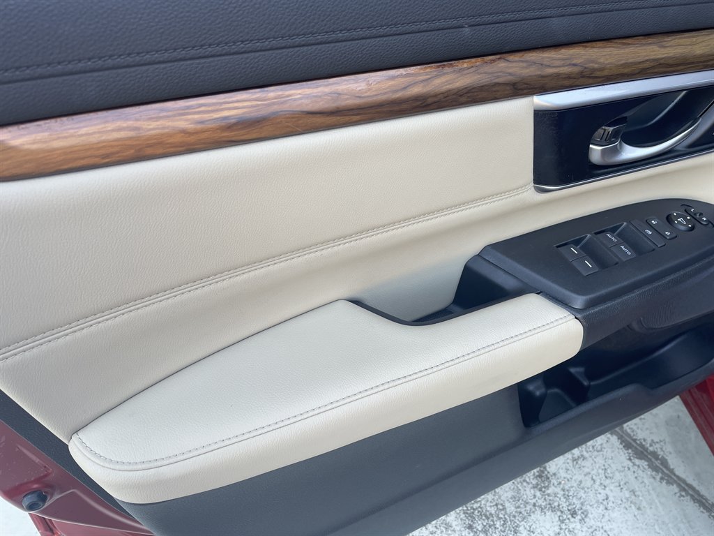 2017 Honda CR-V - $22,890