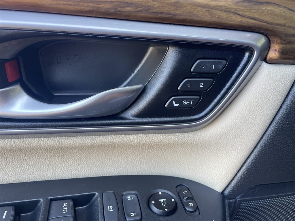 2017 Honda CR-V - $22,890