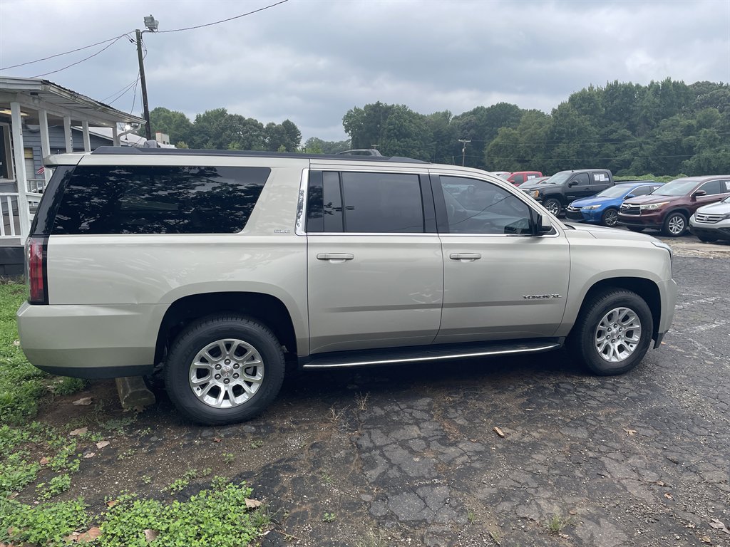 2023 Gmc Yukon SLT photo 26