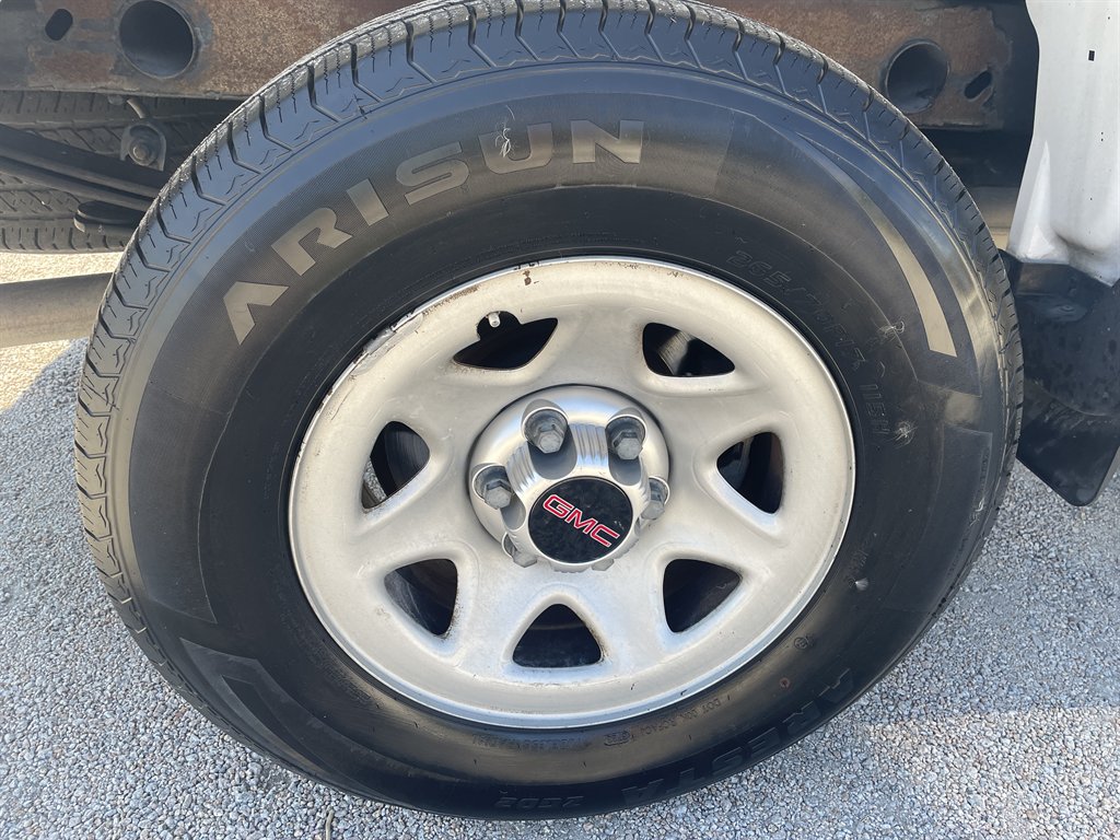 2017 GMC Sierra 1500 - $16,940