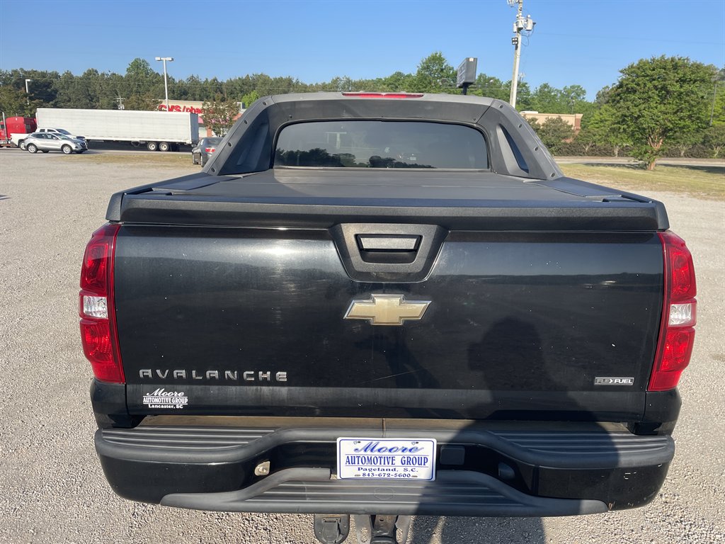 2007 Chevrolet Avalanche - $9,980