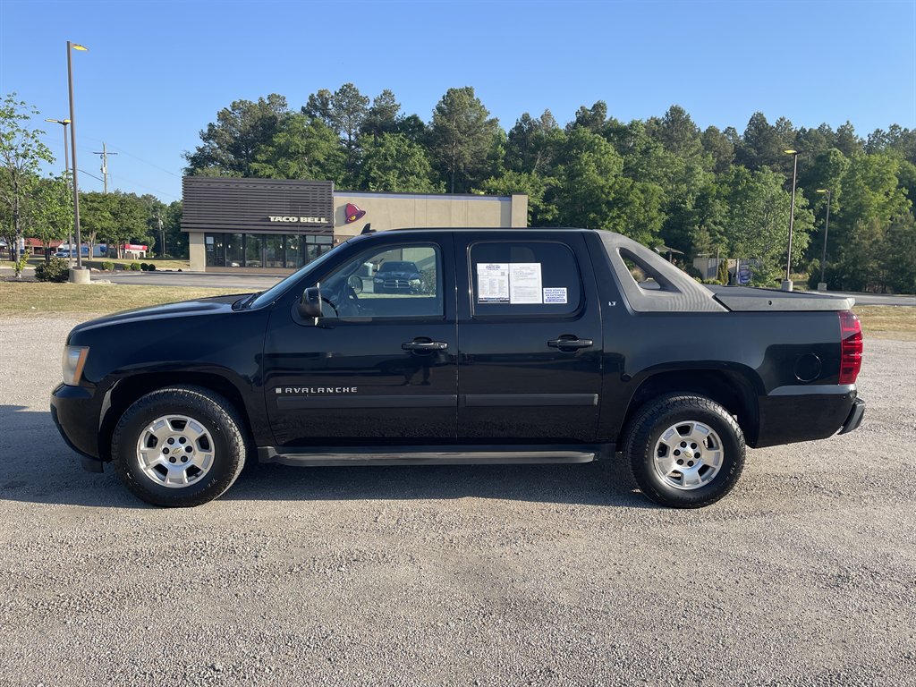 2007 Chevrolet Avalanche - $9,980