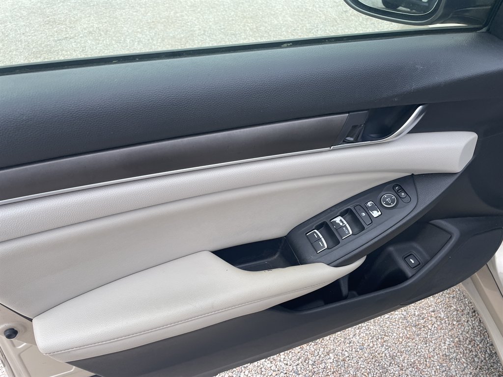 2019 Honda Accord - $13,960