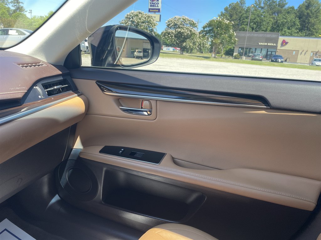 2016 Lexus ES - $24,870
