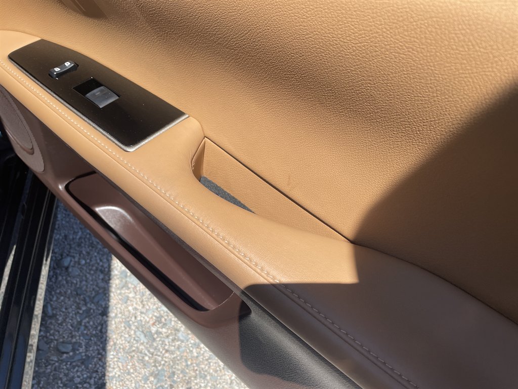 2016 Lexus ES - $24,870