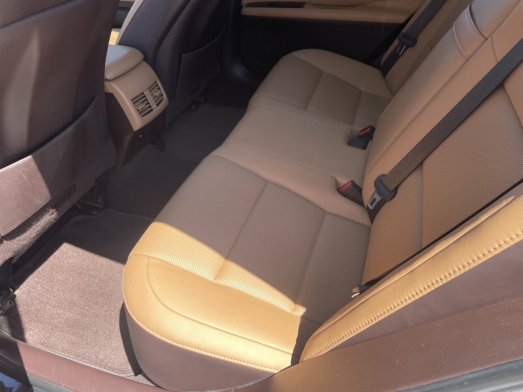 2016 Lexus ES - $24,870