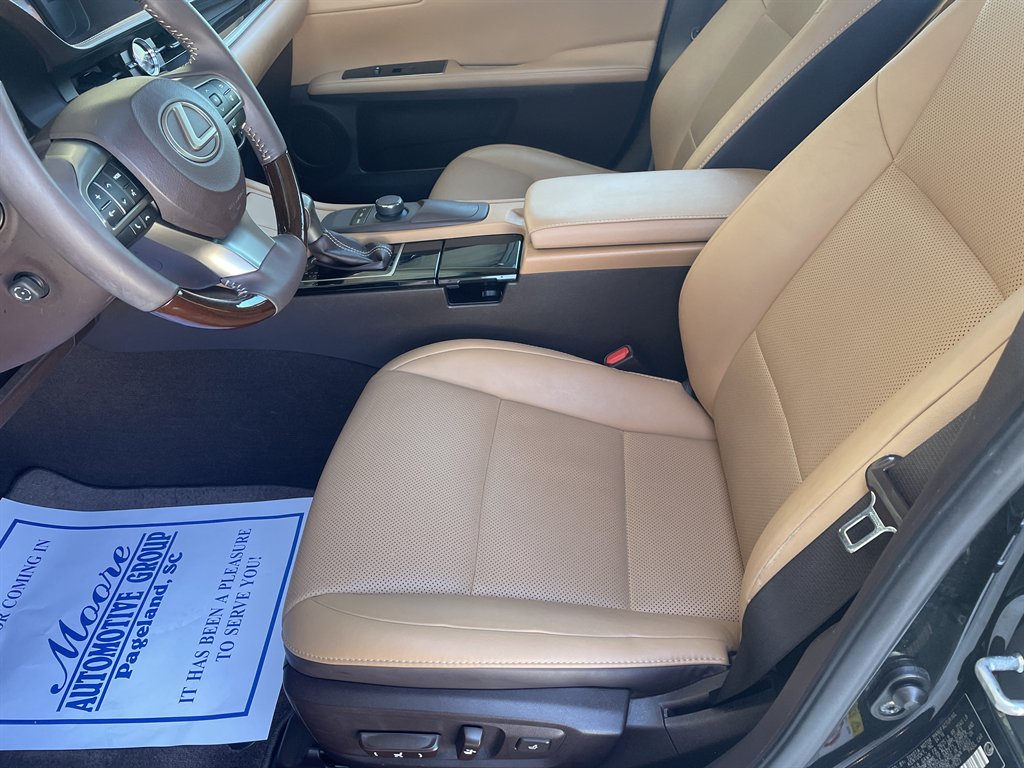 2016 Lexus ES - $24,870