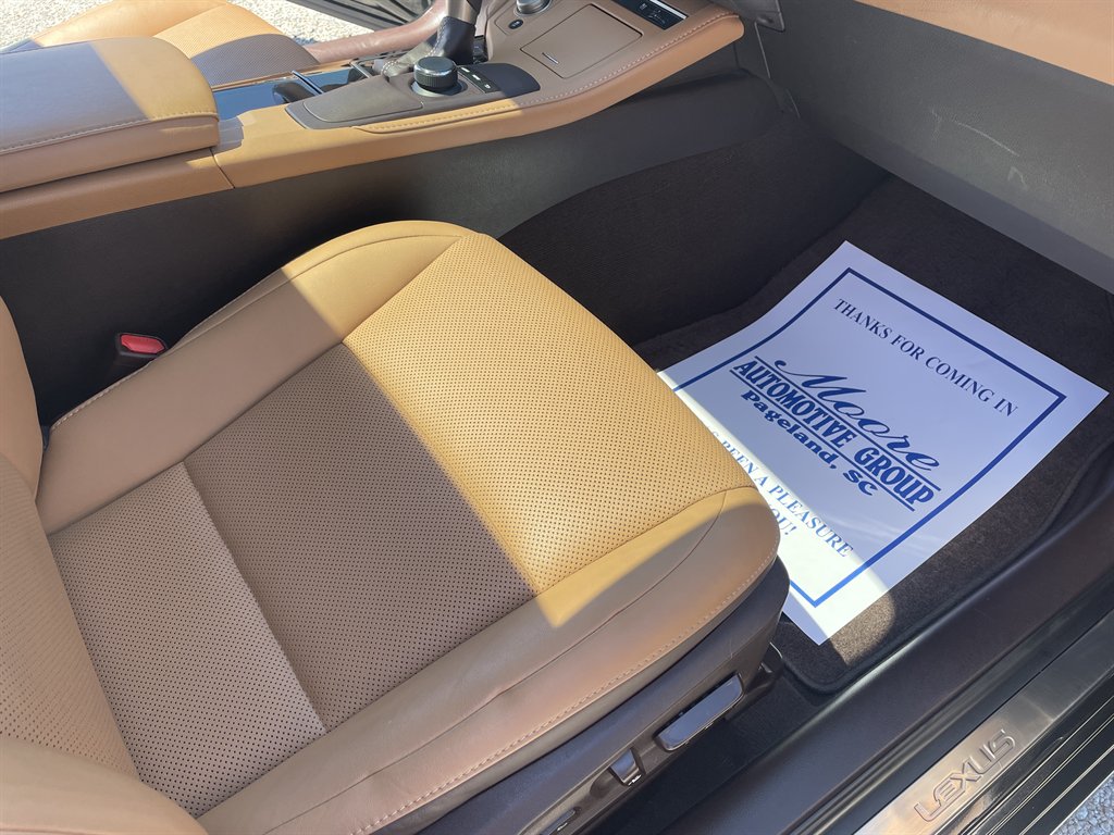 2016 Lexus ES - $24,870