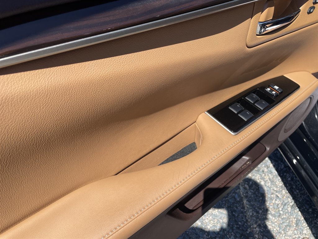2016 Lexus ES - $24,870