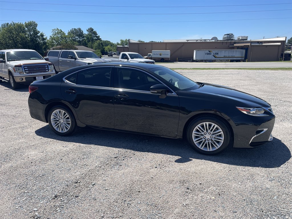 2016 Lexus ES - $24,870