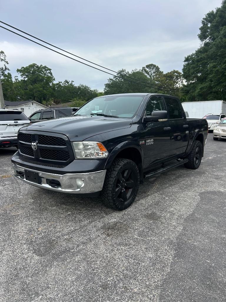 2015 RAM 1500 SLT photo