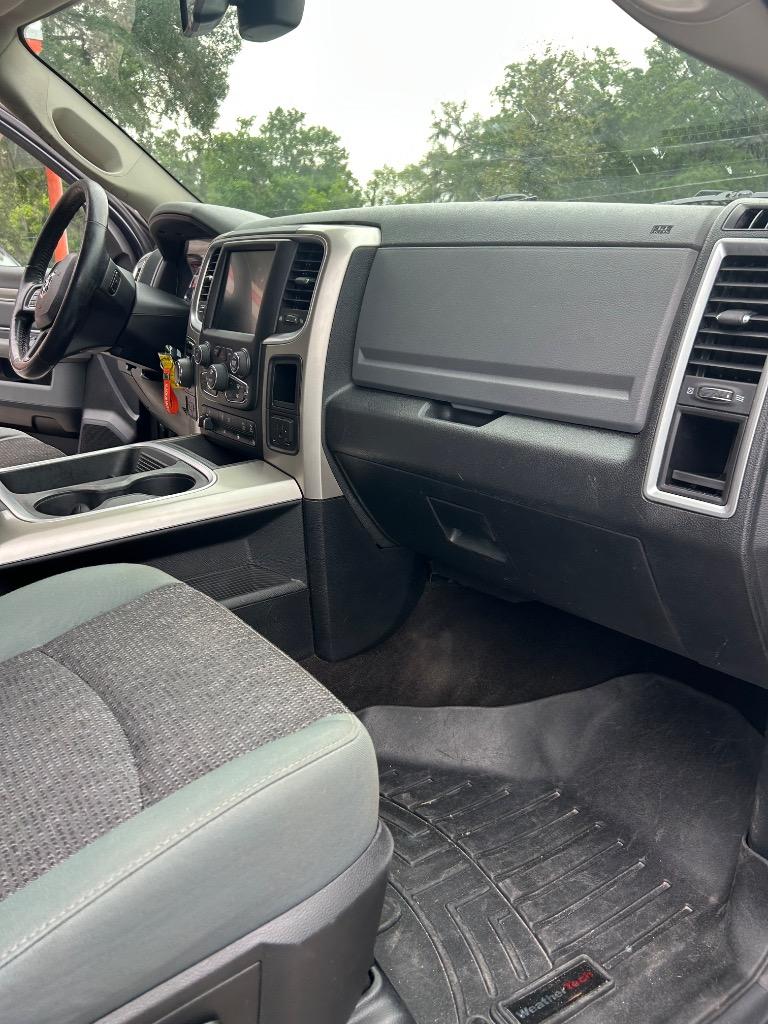 2015 RAM 1500 SLT photo