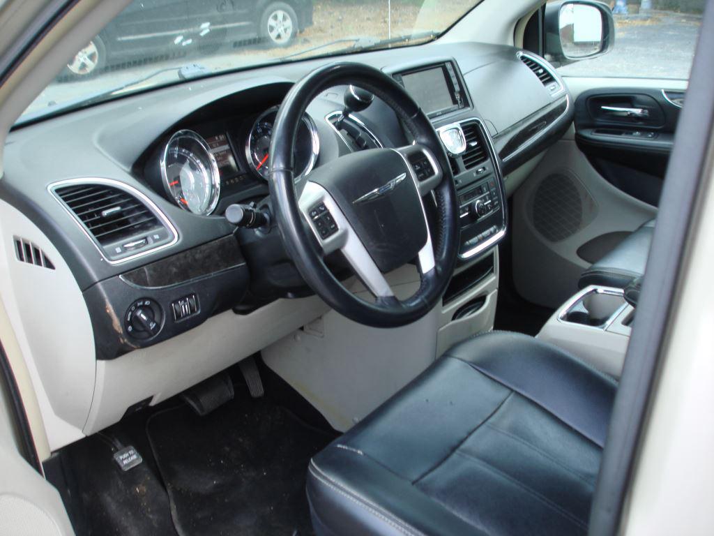 2014 Chrysler Town And Country