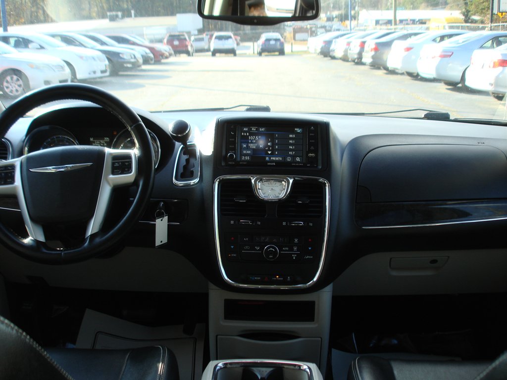 2014 Chrysler Town & Country