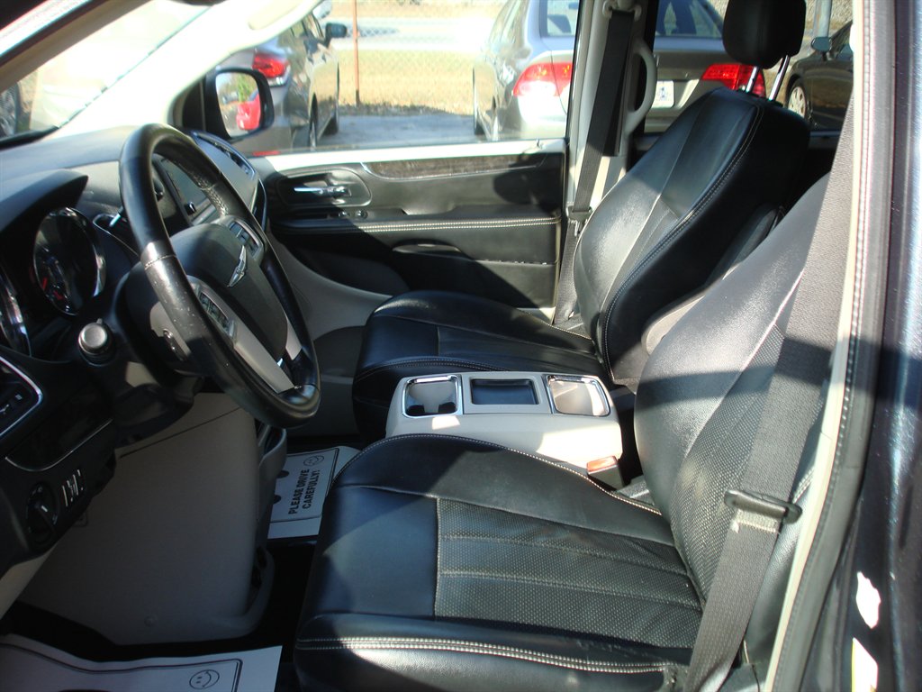 2014 Chrysler Town & Country