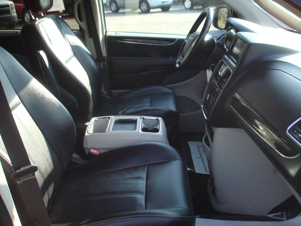 2014 Chrysler Town & Country