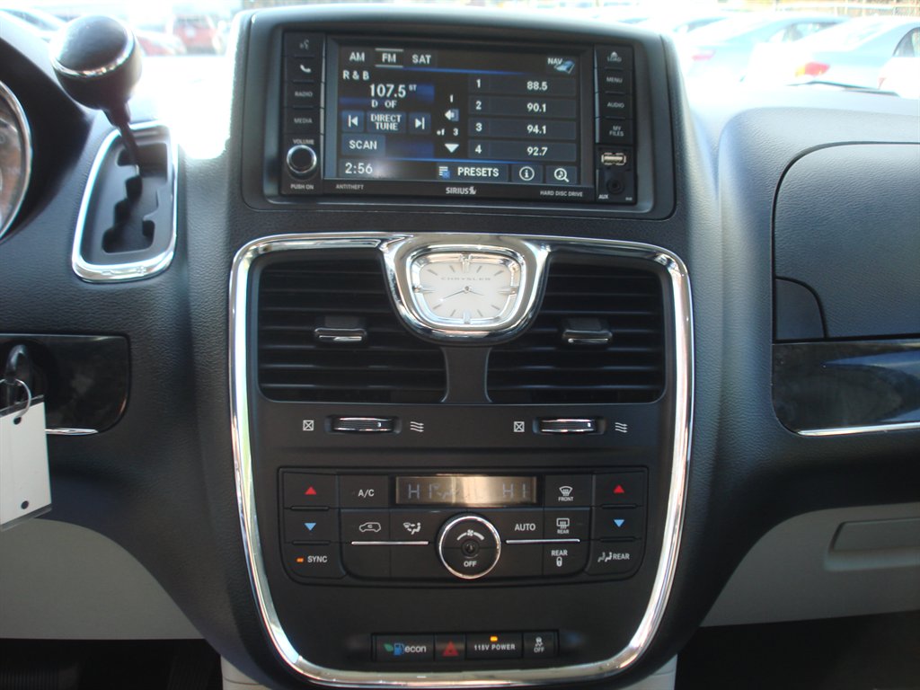 2014 Chrysler Town & Country