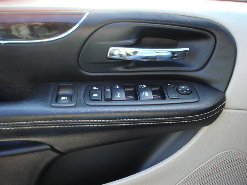2014 Chrysler Town & Country