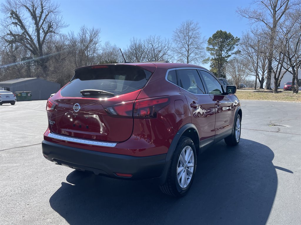 2017 Nissan Rogue Sport S photo