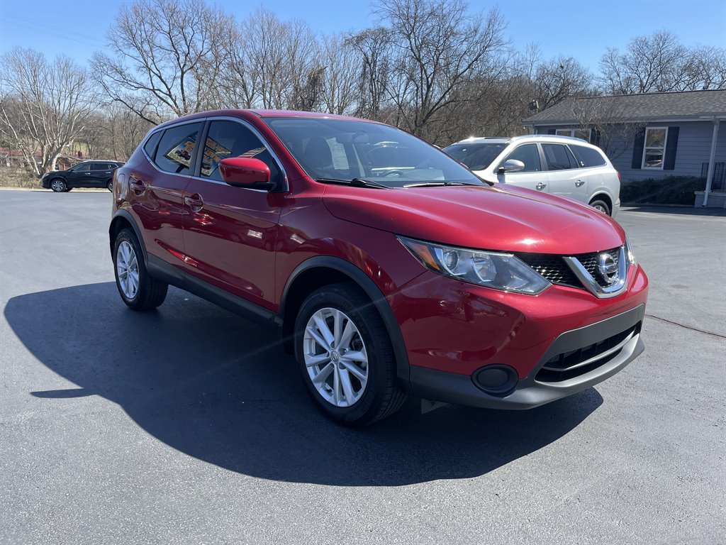 2017 Nissan Rogue Sport S photo