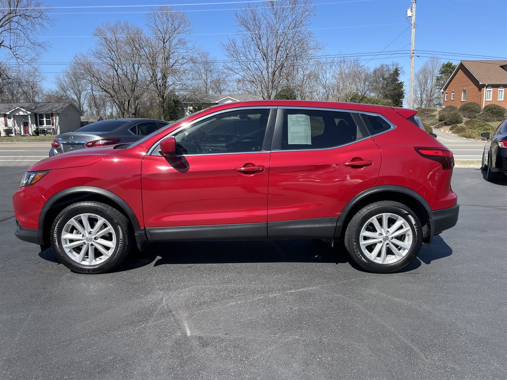 2017 Nissan Rogue Sport S photo