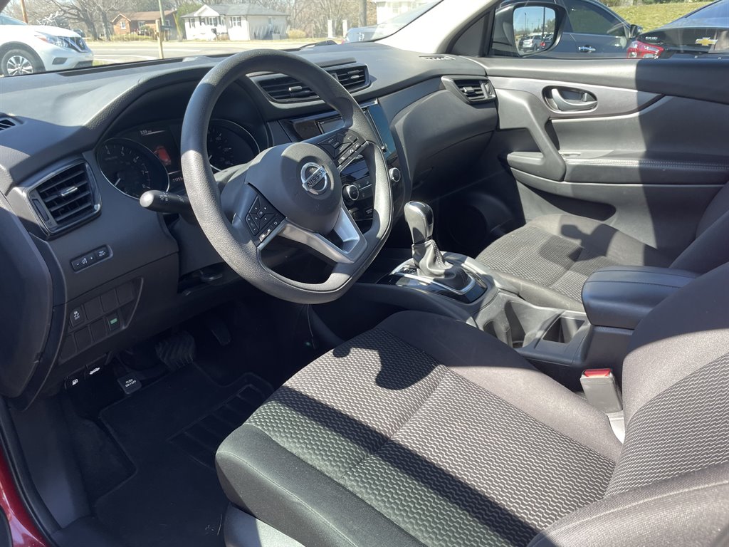 2017 Nissan Rogue Sport S photo