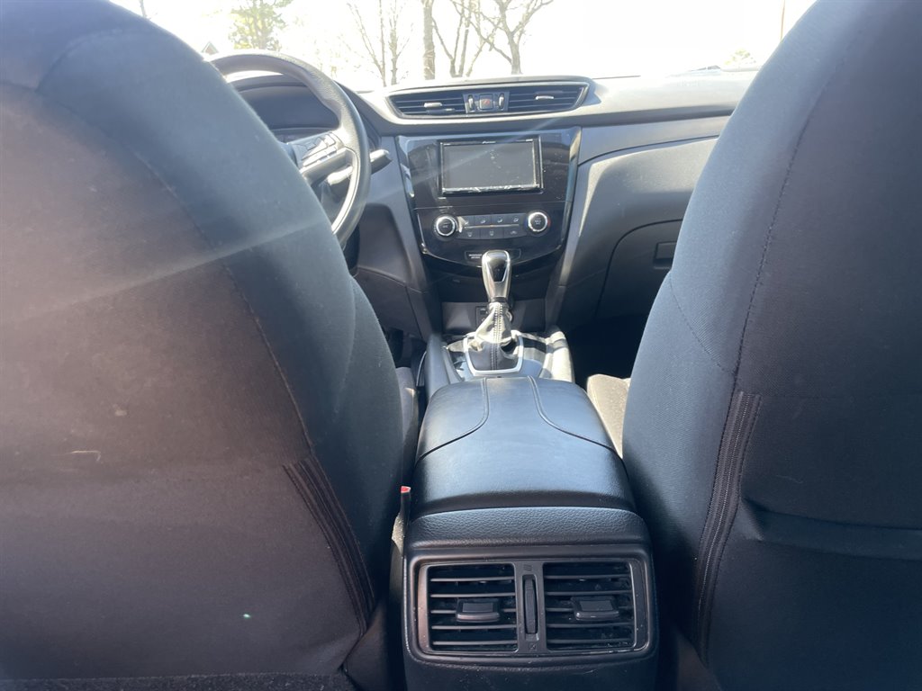 2017 Nissan Rogue Sport S photo