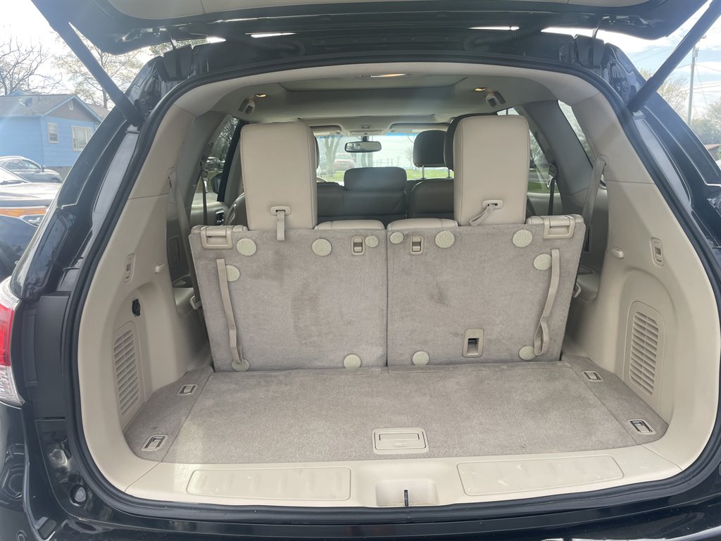 2015 Nissan Pathfinder Platinum photo