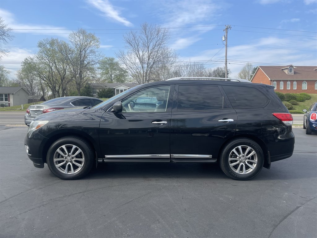 2015 Nissan Pathfinder Platinum photo