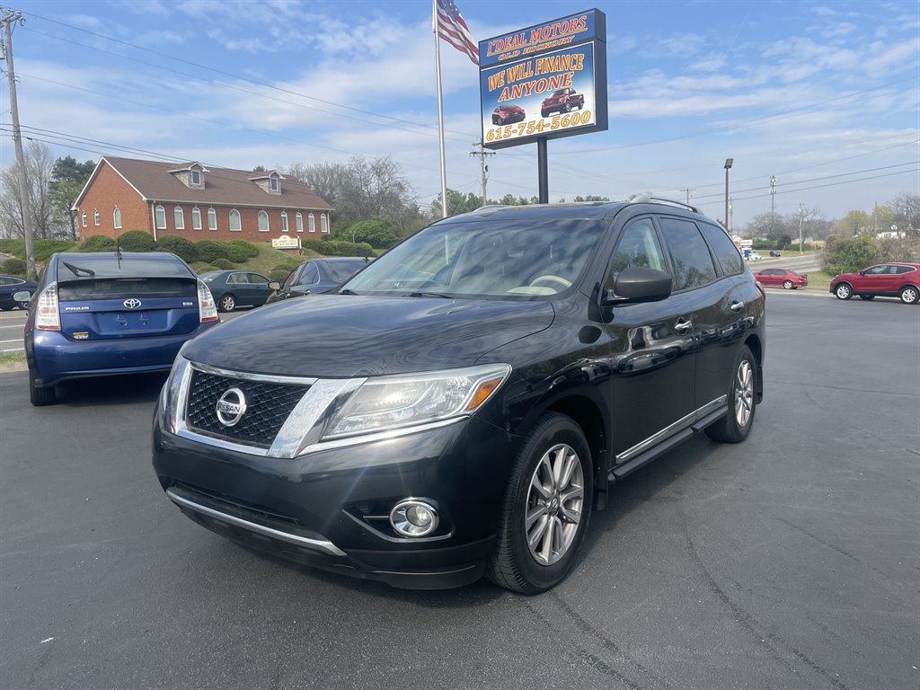 2015 Nissan Pathfinder Platinum photo