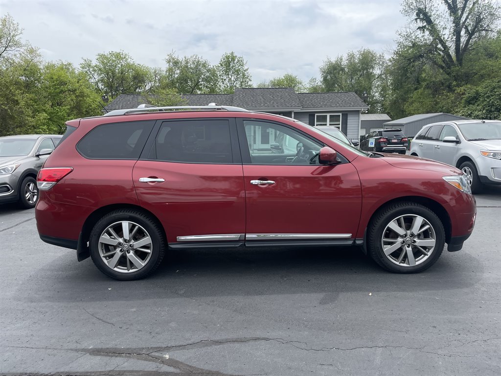 2013 Nissan Pathfinder S photo