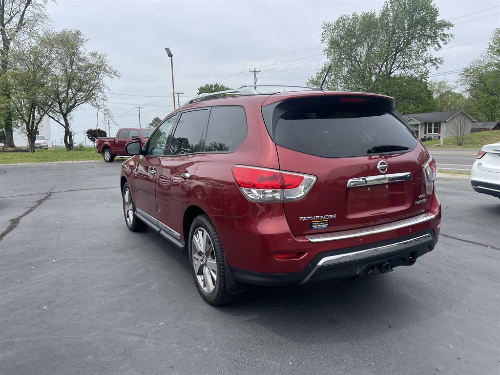 2013 Nissan Pathfinder S photo