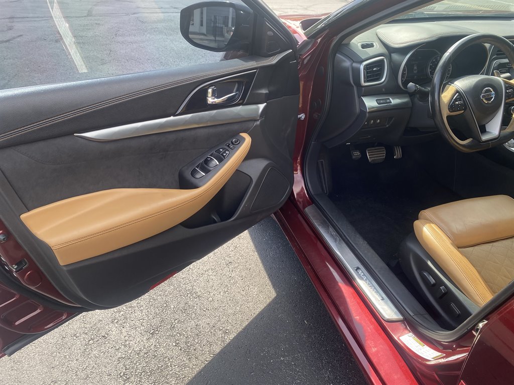 2016 Nissan Maxima - $14,995