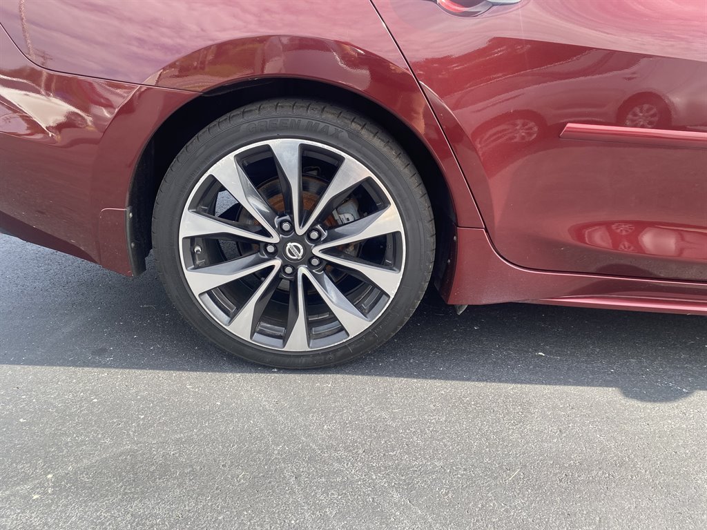 2016 Nissan Maxima - $14,995