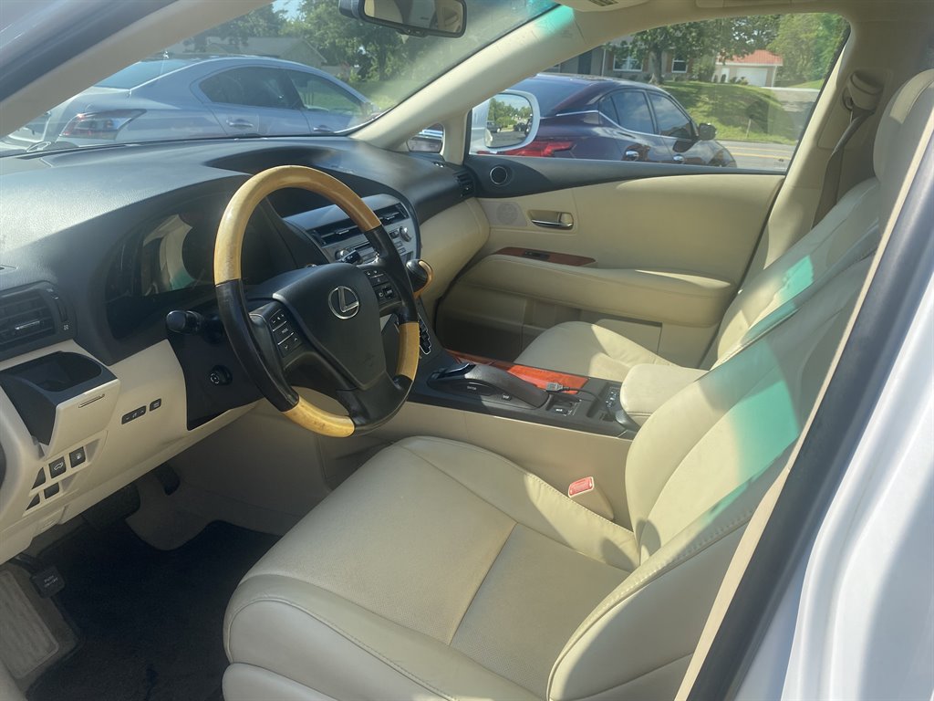 2011 Lexus RX - $13,995
