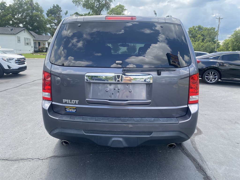 2015 Honda Pilot - $13,295