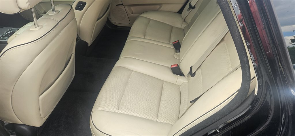 2014 Hyundai Equus - $9,800