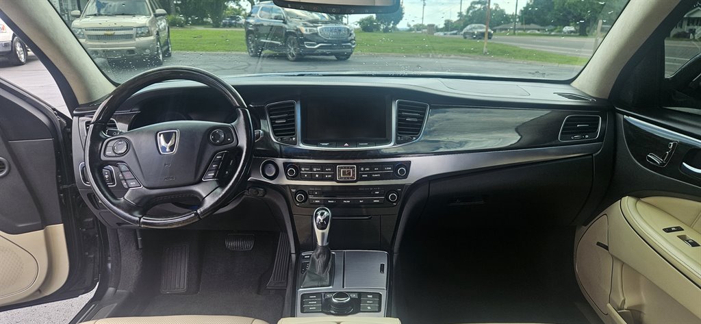2014 Hyundai Equus - $9,800